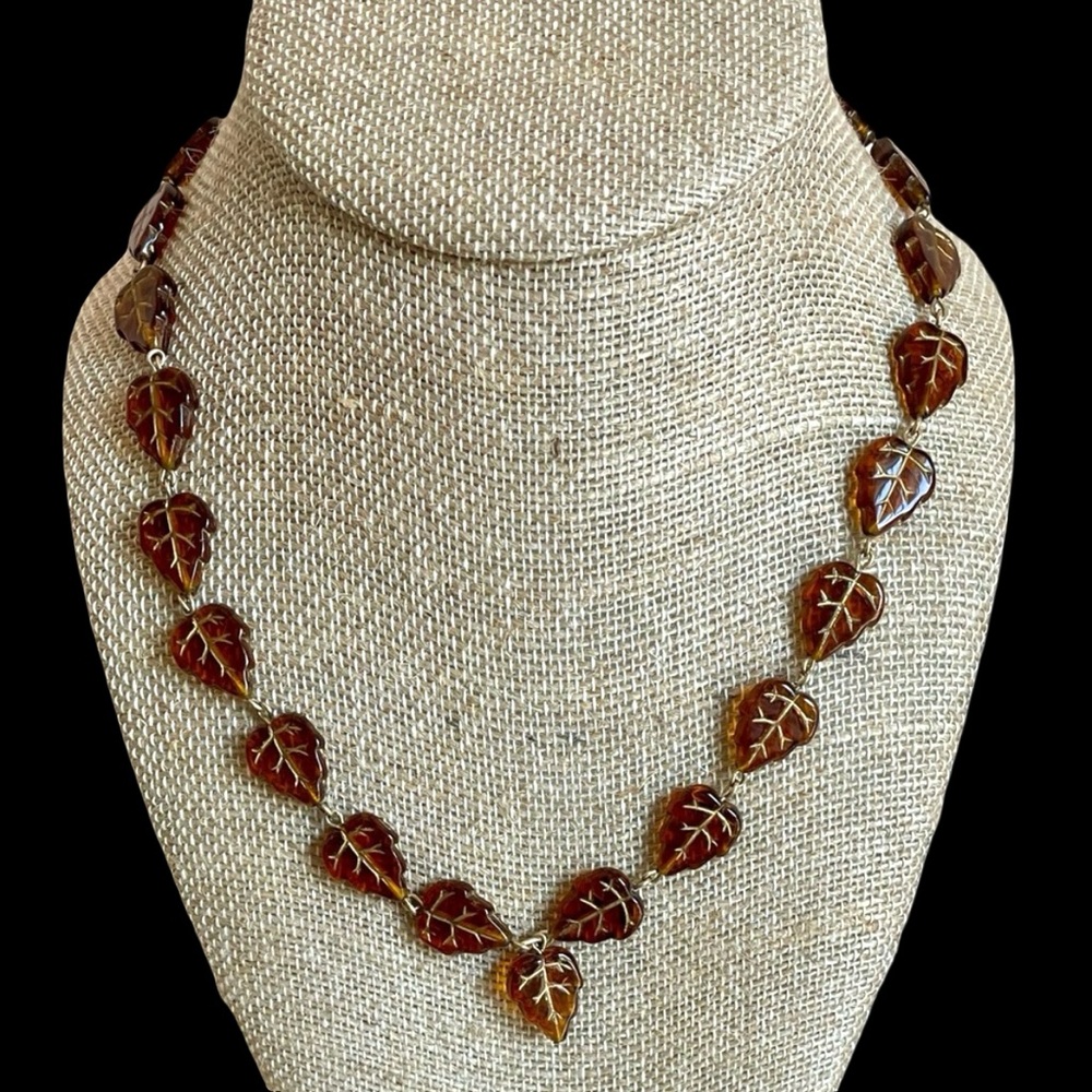 Vintage Art Deco Topaz Glass Leaves Necklace